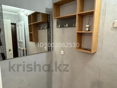Продажа квартир в Улытау обл.: 1-комнатная квартира · 30 м² · 2/5 этаж, Алашахан 17 — Парасат декор за 11 млн 〒 1-комнатная квартира · 30 м² · 2/5 этаж, Алашахан 17 — Парасат декор за 11 млн 〒 в Жезказгане