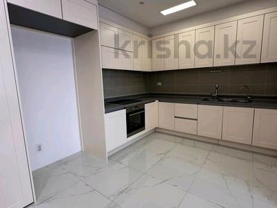 3-бөлмелі пәтер · 93 м² · 10/30 қабат, Нажмиденова 4/1, бағасы: 79.5 млн ₸ в Астане, Алматы р-н
