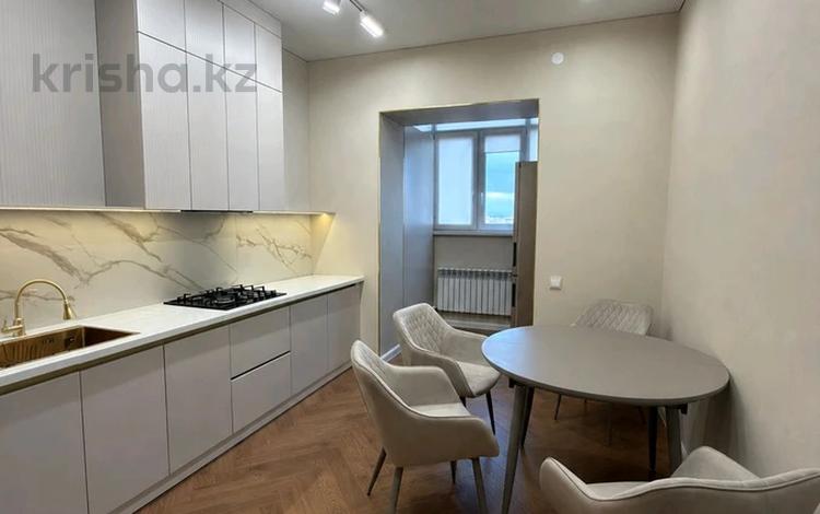 2-бөлмелі пәтер · 81.1 м² · 7/8 қабат, Просп. Тауелсиздик 9к1, бағасы: 47 млн ₸ в Актобе, мкр Авиатор — фото 2