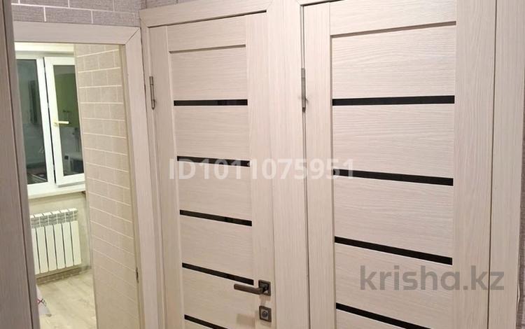 1-бөлмелі пәтер · 36 м² · 4/5 қабат, улица Рыскулова 21, бағасы: 14 млн ₸ в Караганде, Казыбек би р-н — фото 2