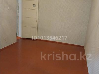 1-бөлмелі пәтер · 31 м² · 2/5 қабат, Акбулак ш/а. 2 — бокс сарай, бағасы: 8 млн ₸ в Таразе, мкр Акбулак