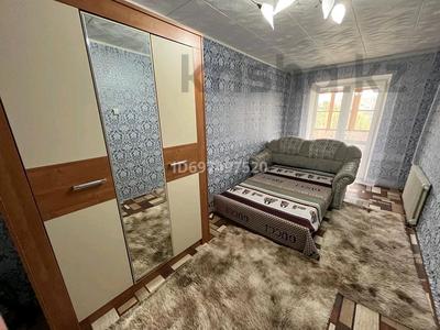 2-бөлмелі пәтер, 57 м², 3/5 қабат тәулік бойы, Абая18 42, бағасы: 10 000 〒 в Бурабае