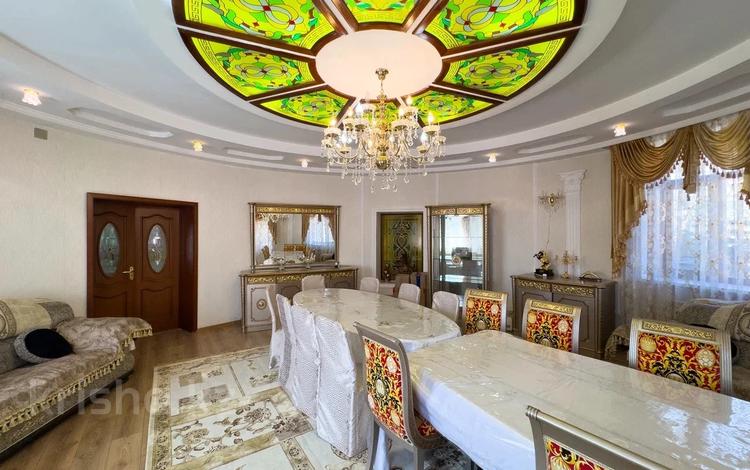 Жеке үй · 9 бөлме · 750 м² · 20 жүзд., Кыз Жибек 75, бағасы: 4.5 млн ₸ в Астане, Нура р-н — фото 2