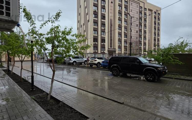 2-бөлмелі пәтер · 45.3 м² · 1/9 қабат, Нұрсая ш/а., Абулхаир хана 70/2, бағасы: 20 млн ₸ в Атырау, мкр Нурсая — фото 14
