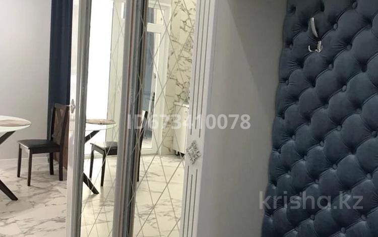 1-комнатная квартира · 55 м² · 1/5 этаж, Назарбаева 242/1 — Молдагуловой за 4 000 ₸ в Уральске — фото 2