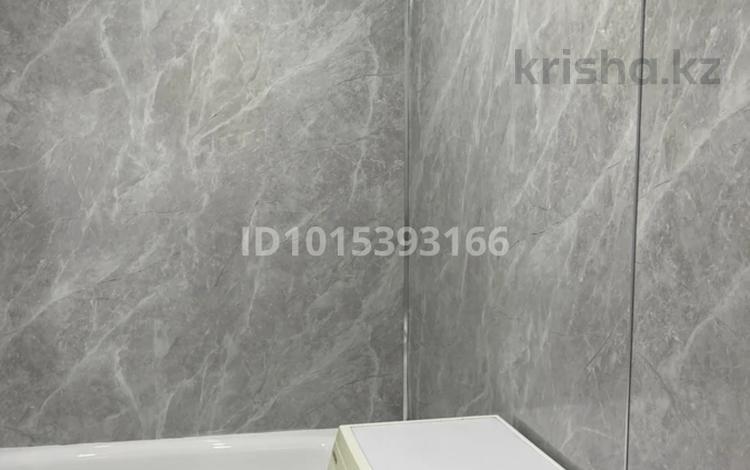1-комнатная квартира · 37 м² · 1/2 этаж, мкр Центральный, Махамбета 97 а за 160 000 ₸ в Атырау — фото 2