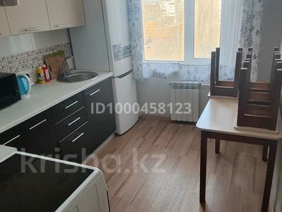 2-комнатная квартира · 56 м² · 8/9 этаж, Академика Чокина 24 — Чокина-Сатпаева за 10 000 ₸ в Павлодаре