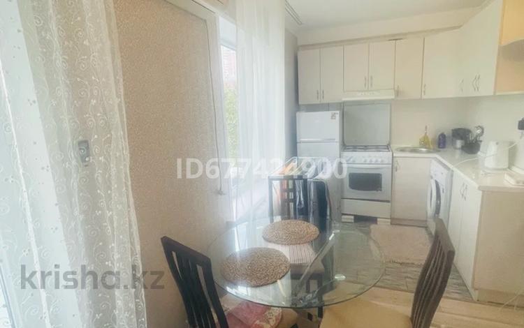 2-бөлмелі пәтер · 75 м² · 5/5 қабат, Иманова 1 — Республика, бағасы: 16 000 ₸ в Астане, р-н Байконур — фото 2