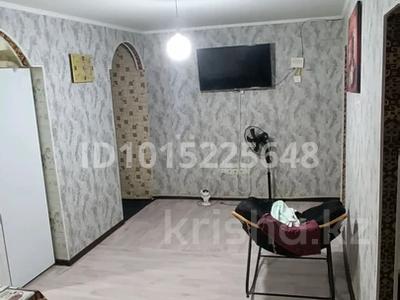 4-бөлмелі пәтер · 52 м² · 1 қабат, Абылай Хана 28/2 — Абылай Хана / Ибдиминова, бағасы: 17 млн ₸ в 