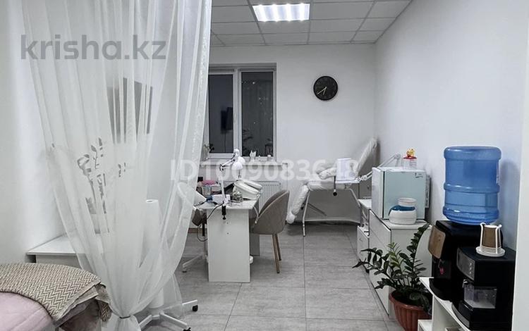 Салоны красоты · 18 м² за 50 000 ₸ в Астане, Сарыарка р-н — фото 10