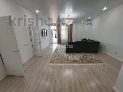 2-бөлмелі пәтер, 95 м², 8/10 қабат ай сайын, мкр Сары Арка, Кулманова 35, бағасы: 470 000 〒 в Атырау, мкр Сары Арка