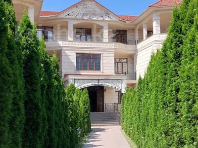 Жеке үй · 8 бөлме · 800 м² · 26 жүзд., Ондасынова 47 — Европолис, бағасы: 1.2 млрд ₸ в Алматы, Медеуский р-н