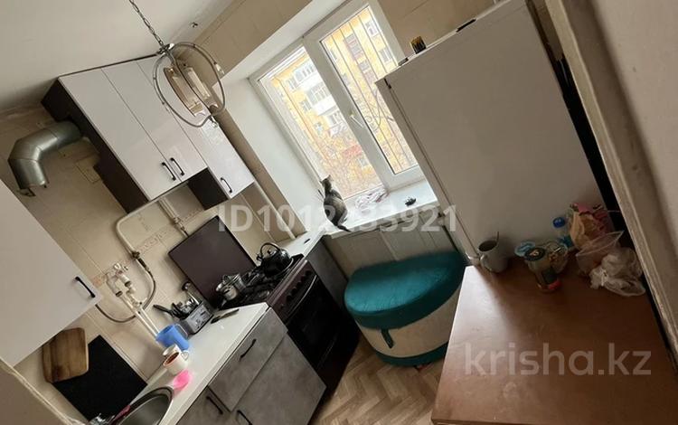 2-бөлмелі пәтер · 40 м² · 4/5 қабат, Старый город, Айтеке би 38 а, бағасы: 90 000 ₸ в Актобе — фото 2