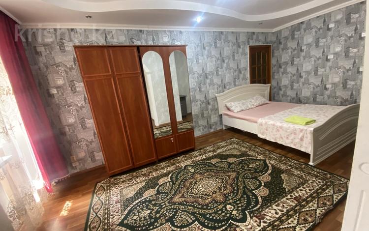 1-бөлмелі пәтер · 35 м² · 2/4 қабат, Абулхаира хана 14, бағасы: 8 000 ₸ в Уральске — фото 2
