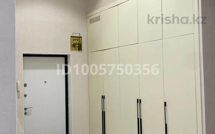 4-бөлмелі пәтер · 130 м² · 1/11 қабат, 17-й мкр 99, бағасы: 60 млн ₸ в Актау — фото 2