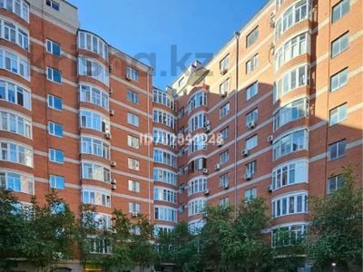 4-комнатная квартира · 140 м² · 5/9 этаж, 11б 3 блок за 45 млн 〒 в Атырау, мкр Авангард-2