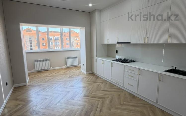 3-бөлмелі пәтер · 110 м² · 4/5 қабат, Алтын орда ш/а., саздинское 228/58, бағасы: 45 млн ₸ в Актобе, мкр. Алтын орда — фото 2