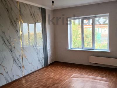 Продажа квартир в Жамбылской обл.: 1-комнатная квартира · 40.6 м² · 5/5 этаж, Микр Алатау 22 за 9.4 млн 〒 1-комнатная квартира · 40.6 м² · 5/5 этаж, Микр Алатау 22 за 9.4 млн 〒 в Таразе