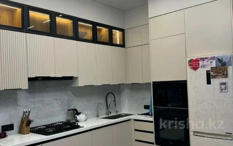 3-комнатная квартира · 106 м² · 9/9 этаж, алии молдагуловой за 49 млн ₸ в Актобе — фото 2