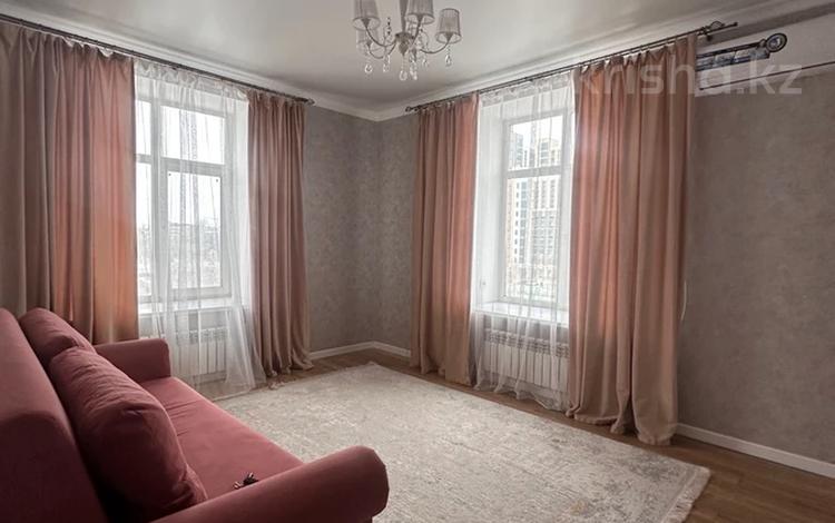 2-комнатная квартира · 50 м² · 4/10 этаж, Строителей 33/4 за 200 000 〒 в Караганде, Казыбек би р-н — фото 2