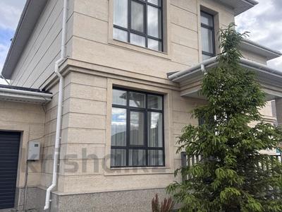 Отдельный дом · 5 комнат · 360 м² · 20 сот., мкр Уркер за 240 млн ₸ в Астане, Нура р-н