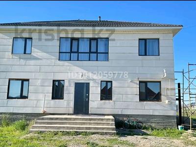 Отдельный дом · 7 комнат · 244 м² · 10 сот., Байшуақов-Ақансері 1642 — Рядом магазин "Асель", детская игровая площадка . за 80 млн 〒 в Талдыкоргане, село Ынтымак