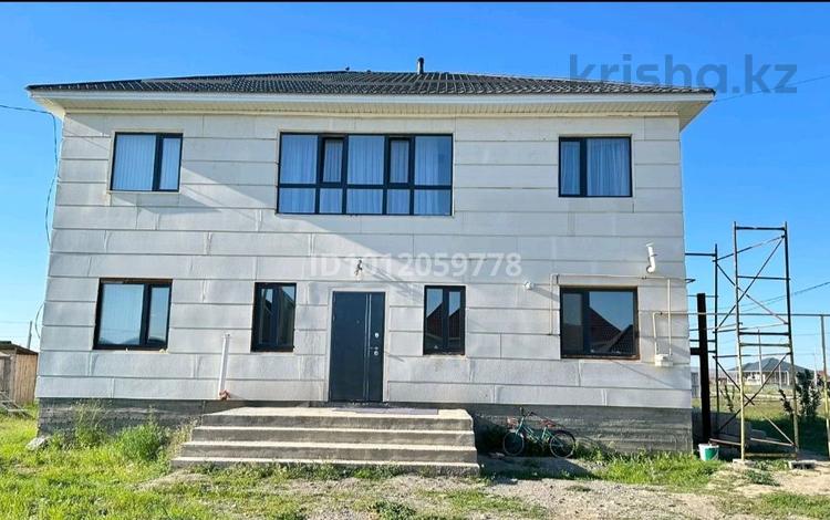 Отдельный дом · 7 комнат · 244 м² · 10 сот., Байшуақов-Ақансері 1642 — Рядом магазин "Асель", детская игровая площадка . за 80 млн ₸ в Талдыкоргане, село Ынтымак — фото 2