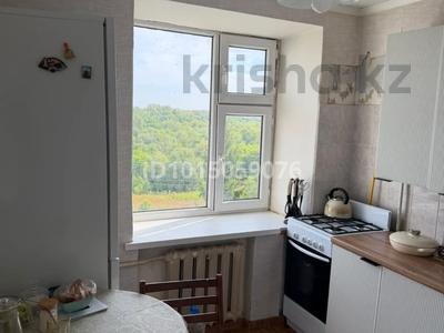 4-бөлмелі пәтер · 63 м² · 5/5 қабат, Зачаганск пгт ш/а., Бостандык 47, бағасы: 14 млн ₸ в Уральске, мкр. Зачаганск пгт