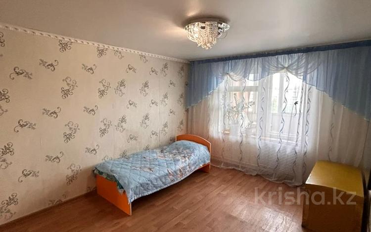 2-комнатная квартира · 56 м² · 8/10 этаж, Нурсултана Назарбаева п-рт 293 за 18.6 млн 〒 в Павлодаре — фото 2