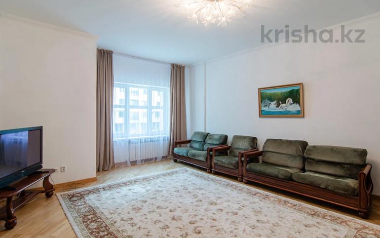 3-комнатная квартира, 122 м², 2/7 этаж, Кабанбай Батыра 13