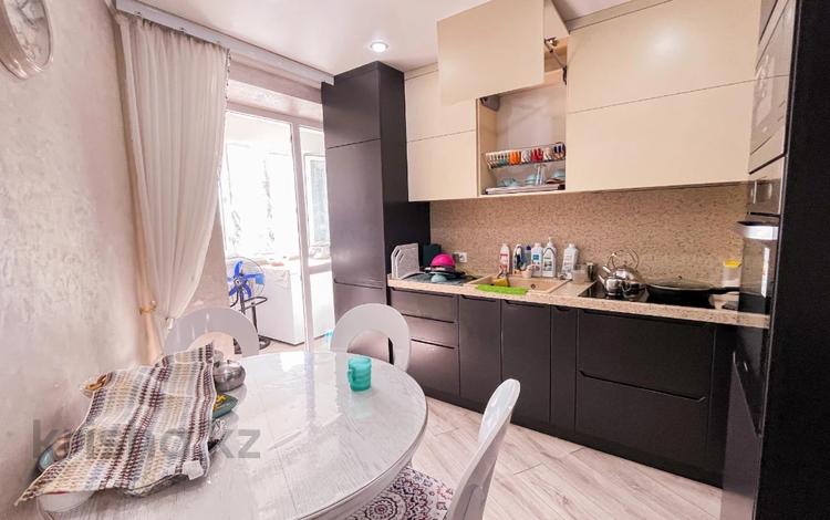 3-комнатная квартира, 80 м², 9/12 этаж, назарбаева