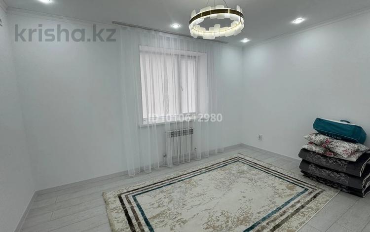 1-комнатная квартира · 39 м² · 1/5 этаж, мкр. Алтын орда 25 а за 130 000 〒 в Актобе — фото 2