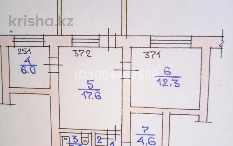 3-комнатная квартира · 45.8 м² · 1/2 этаж, 3-й мкр 41 — Суд №2 г. Актау за 17 млн ₸ — фото 2
