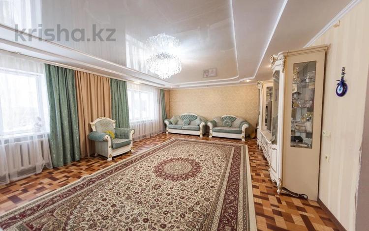 Отдельный дом • 6 комнат • 190 м² • 10 сот., Амир Темир 10 за 45 млн 〒 в Караоткеле — фото 2