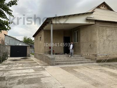 Отдельный дом · 4 комнаты · 150 м² · 0.8 сот., мкр Самал-2, Мкр Самал-2 ул Малкарова О. 3 — Детский жд путь, 77 школа, Гранд Прага за 66 млн ₸ в Шымкенте, Абайский р-н