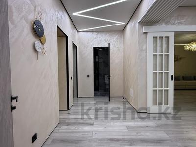 4-комнатная квартира · 150 м² · 5/7 этаж, мкр. Алтын орда, Алия Молдагулова 50а за 76 млн 〒 в Актобе