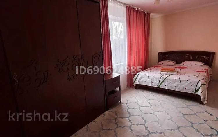 2-комнатная квартира · 42 м² · 3/4 этаж, Райымбека 120/124 — Аблайхана за 13 000 〒 в Алматы, Алмалинский р-н — фото 2