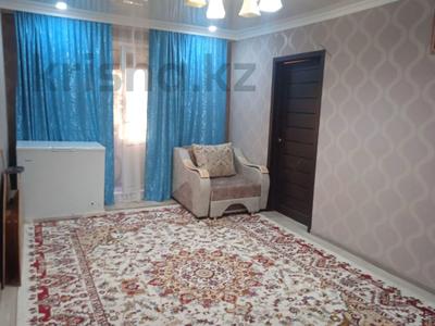 3-комнатная квартира · 57 м² · 5/5 этаж, Майкудук, 12й микрорайон за 9.8 млн ₸ в Караганде, Алихана Бокейханова р-н