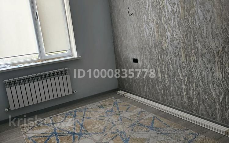 2-бөлмелі пәтер · 67 м² · 2/10 қабат, мкр Центральный, Абая 26/1 — Драм.театр, бағасы: 37 млн ₸ в Атырау — фото 2
