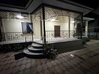 Дом · 6 комнат · 280 м², Косжанова 32 — Сагадата Нурмагамбетова за 100 000 〒 в Актобе