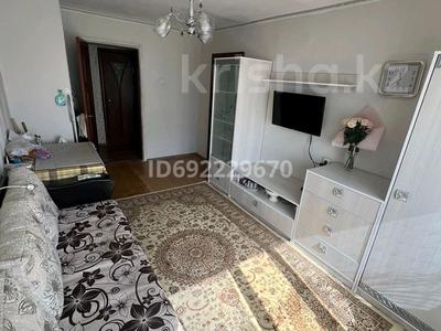 2-бөлмелі пәтер, 43 м², 3/5 қабат, Жаманкулова, бағасы: 10 млн 〒 в Актобе, мкр Москва