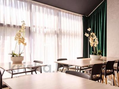 Свободное назначение, офисы, магазины и бутики, склады, общепит, салоны красоты, бани, гостиницы и зоны отдыха, медцентры и аптеки, образование, развлечения · 656 м² за 1.1 млрд 〒 в Алматы, Медеуский р-н