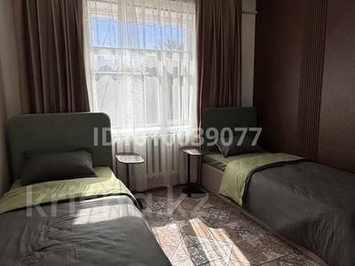 5-бөлмелі пәтер · 180 м² · 1/1 қабат, Домалак ана 7 — На пересечении главной улицы Б. Саттарханова, бағасы: 4 000 ₸ в Туркестане