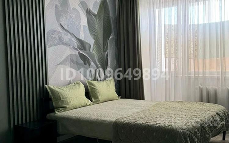 1-комнатная квартира · 38 м² · 5/9 этаж, мкр 4 3 за 12 000 ₸ в Уральске — фото 2