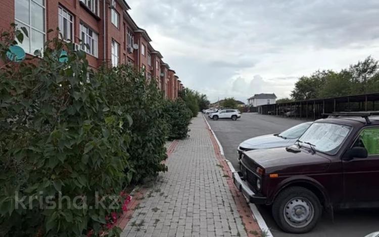 3-комнатная квартира · 74 м² · 3/3 этаж, Алтын Арка за 35 млн ₸ в Караганде — фото 2