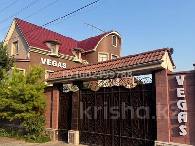 Дом · 8 комнат · 300 м², Саухымбека Турысова 11 за 85 000 〒 в Таразе