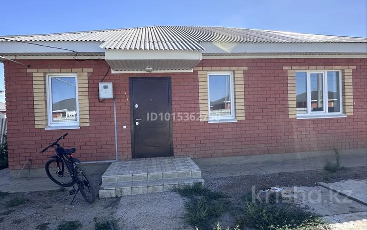 Отдельный дом · 3 комнаты · 80 м² · 5 сот., мкр Жулдыз за 25 млн ₸ в Уральске — фото 2