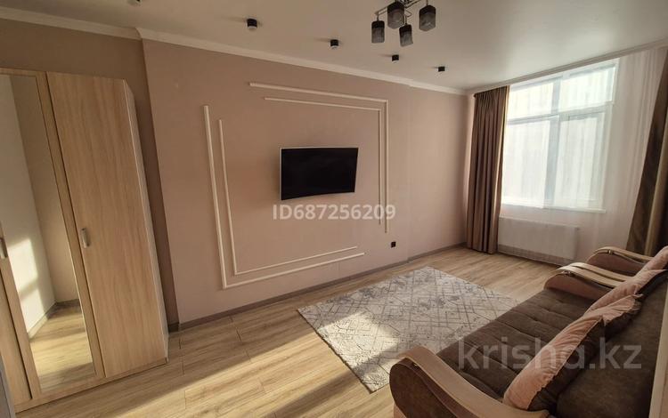 1-комнатная квартира · 40 м² · 6/17 этаж, А. Байтурсынова 32/2 за 270 000 ₸ в Астане, Алматы р-н — фото 87