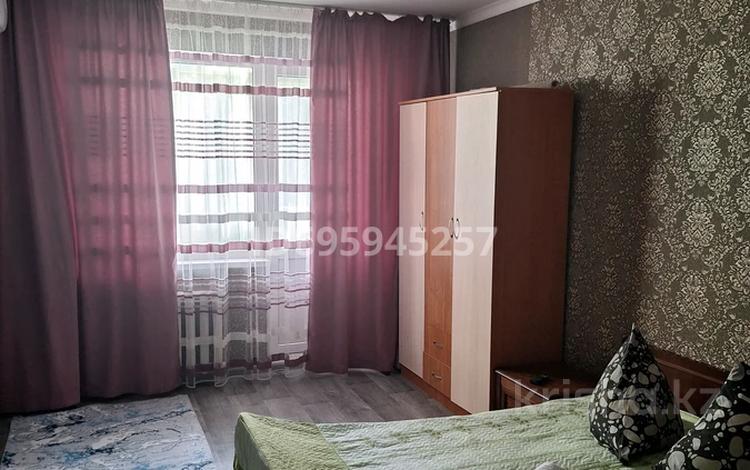 1-бөлмелі пәтер, 40 м², 2/5 қабат тәулік бойы, 3 микрорайон 23 — В центре. Не далеко от аквапарка, бағасы: 15 000 〒 в Конаеве (Капчагай) — фото 10