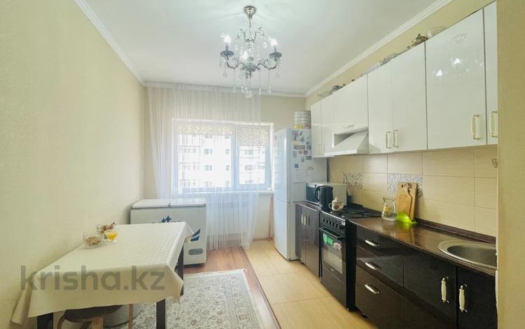 2-бөлмелі пәтер, 70 м², 6/17 қабат, мкр Мамыр-1, бағасы: 43.5 млн 〒 в Алматы, Ауэзовский р-н — фото 10